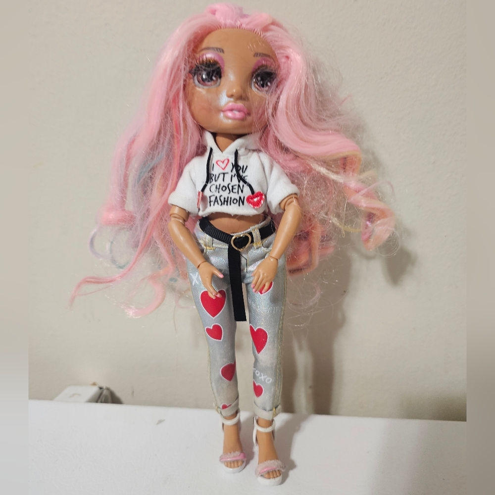 Rainbow High Fashion Doll Kia Hart Special Valentines Day Edition